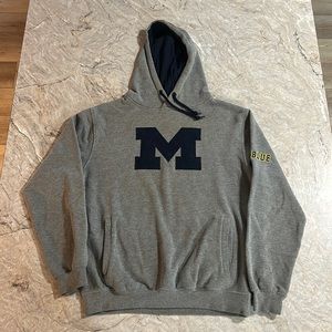 💚 B1G1 Free!! 💚 Men’s U of M hoodie